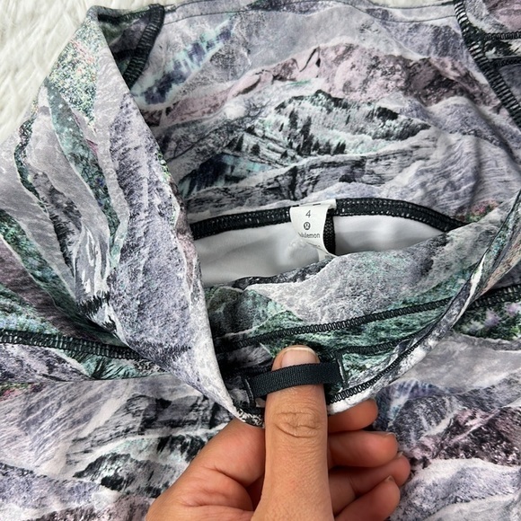 Lululemon Train Times Pant 25" Springscape Multi / Obsidian - Picture 3 of 5